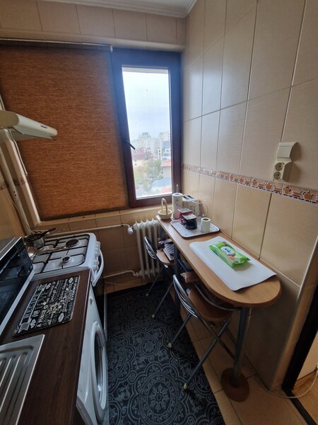 Iancului, Obor chiar langa metroul Iancului, langa Liceul Hasdeu