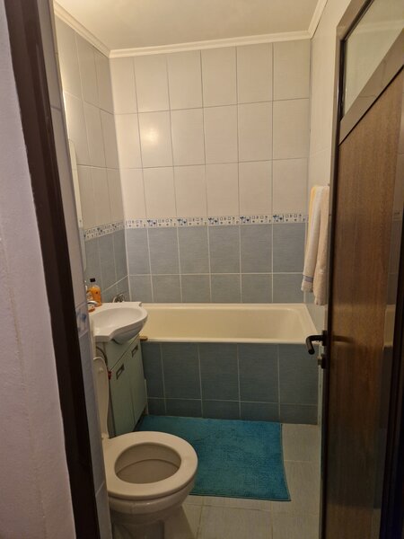 Iancului, Obor chiar langa metroul Iancului, langa Liceul Hasdeu